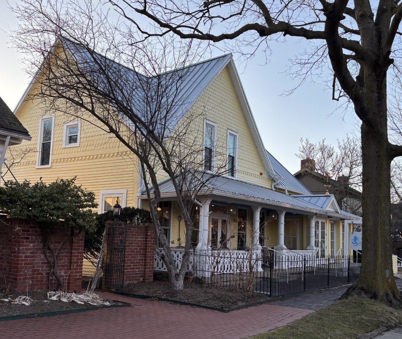 125-135 South Main Zionsville, Indiana